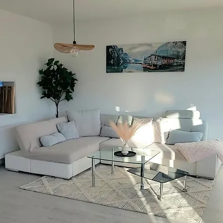 Appartamento Vineyard-suites Traumferienwohnung Mit Panoramablick Und Weinidylle Elsenfeld